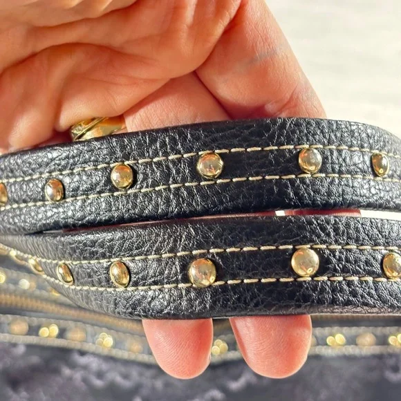 Kathy Van Zeeland Black Floral Jacquard Satchel Handbag Gold Heart Charm Studded - Picture 11 of 16